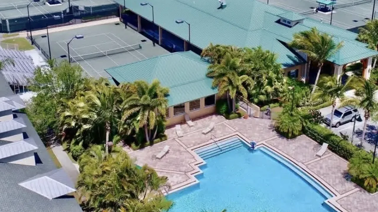 Pool and club life at BLVD